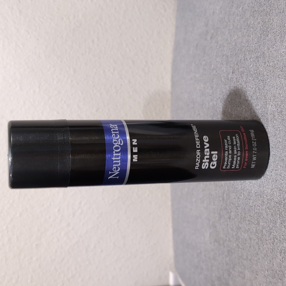 Neutrogena Men Razor Defense Shave Gel for even Sensitive Skin, 7 oz